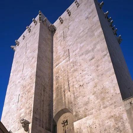 Sotto La Torre Апартаменты Кальяри